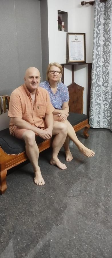 Hotel Bethel Residency à Kochi Extérieur photo