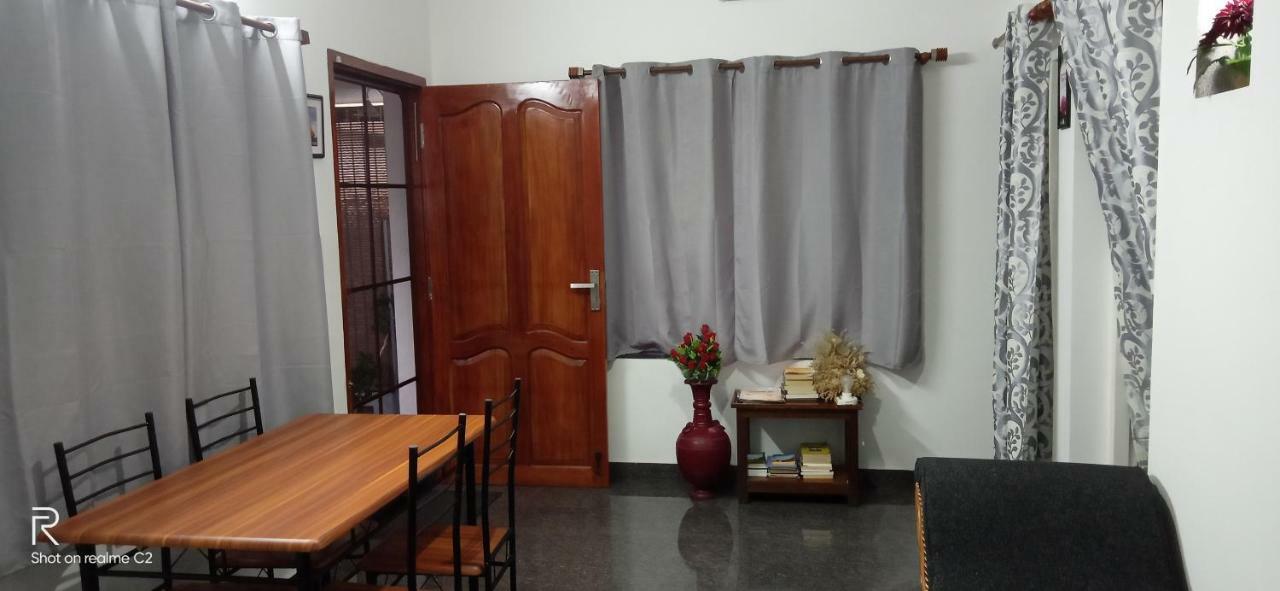 Hotel Bethel Residency à Kochi Extérieur photo